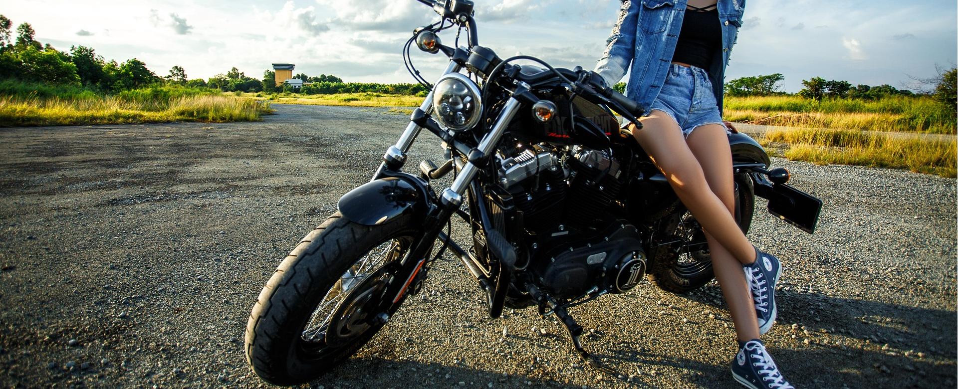 Winkel Voor Motoraccessoires -Winkel Voor Motoraccessoires girl 6398258 1920 1